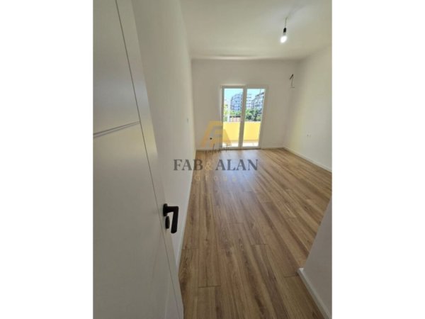 Tirane, shitet apartament 1+1, Kati 4, 71 m2 120,000 € (Shkolla e Kuqe)