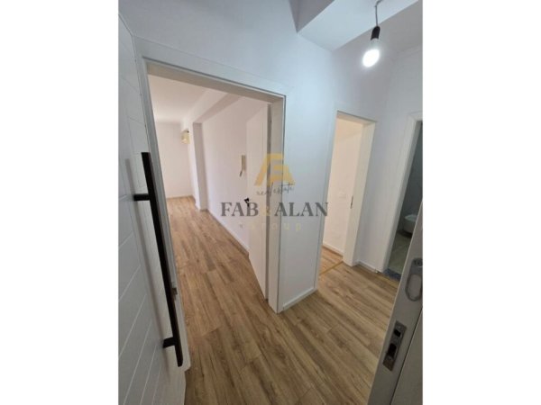 Tirane, shitet apartament 1+1, Kati 4, 71 m2 120,000 € (Shkolla e Kuqe)