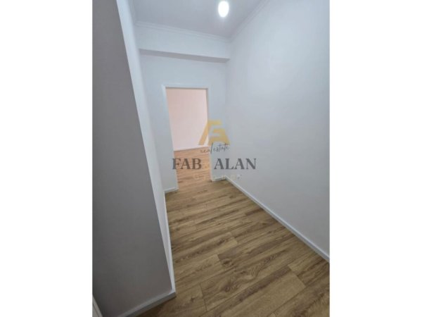 Tirane, shitet garsonier , Kati 4, 45 m2 75,000 € (Shkolla e Kuqe)