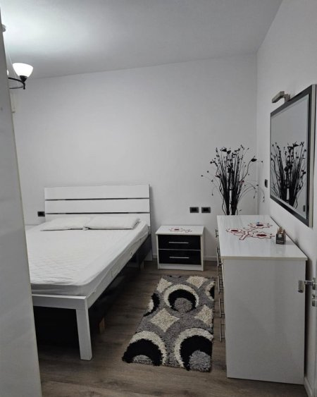 Te Blloku Vasil Shanto, shitet apartament , Kati 3, 68 m2 130,000 €