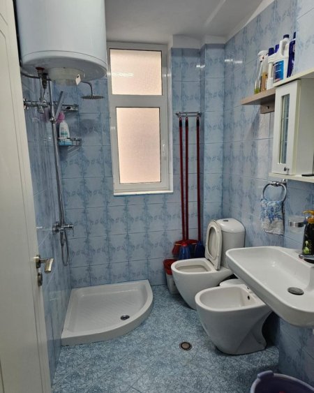 Te Blloku Vasil Shanto, shitet apartament , Kati 3, 68 m2 130,000 €