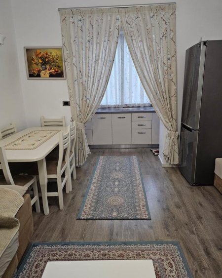 Te Blloku Vasil Shanto, shitet apartament , Kati 3, 68 m2 130,000 €