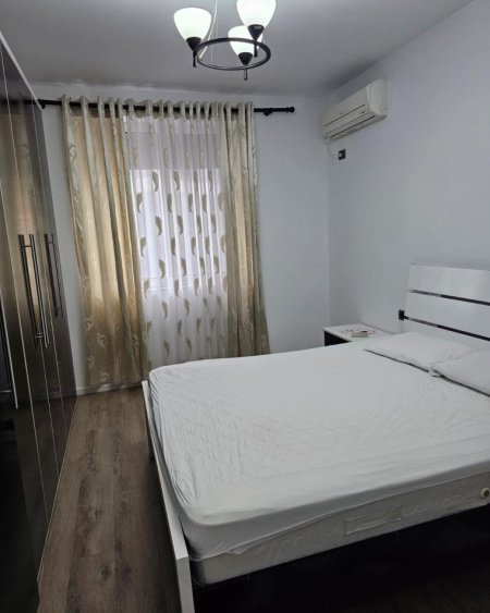 Te Blloku Vasil Shanto, shitet apartament , Kati 3, 68 m2 130,000 €