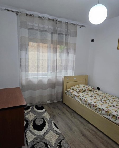 Te Blloku Vasil Shanto, shitet apartament , Kati 3, 68 m2 130,000 €