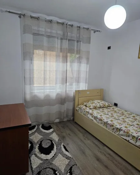 Te Blloku Vasil Shanto, shitet apartament , Kati 3, 68 m2 130,000 €