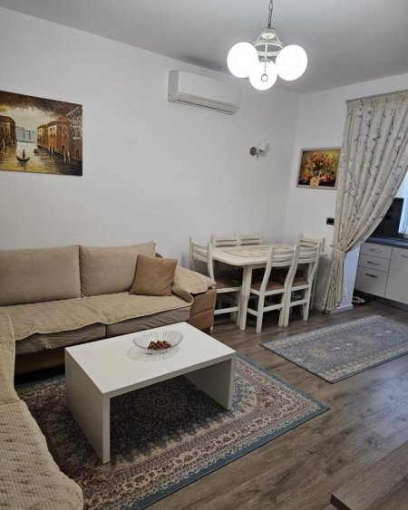 Te Blloku Vasil Shanto, shitet apartament , Kati 3, 68 m2 130,000 €