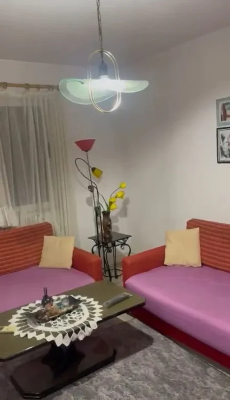 Tirane, jepet me qera apartament 1+1, Kati 2, 60 m2 (Qsut)