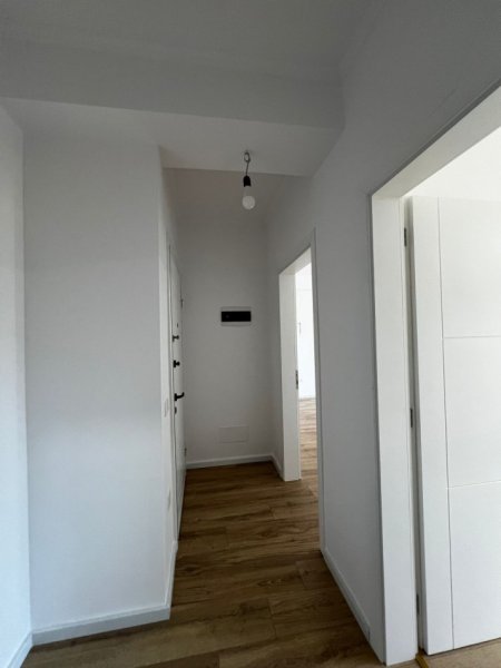 Tirane, shitet apartament 1+1+Ballkon, Kati 4, 71 m2 120,000 € (Rruga Riza Cerova)