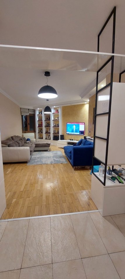 Tirane, shitet apartament 3+1, Kati 3, 152 m2 205,000 € (Komuna e Parisit)