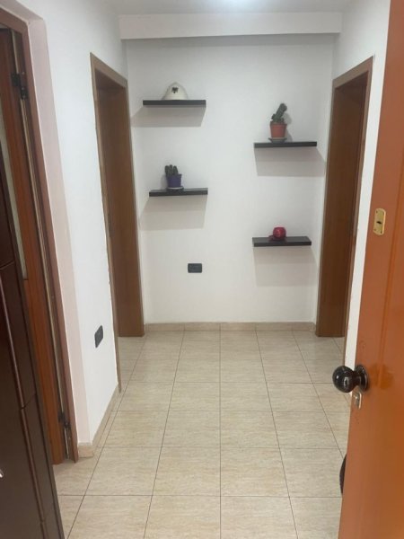 Tirane, jepet me qera apartament 2+1, Kati 5, 90 m2 500 € (Stacioni i trenit)