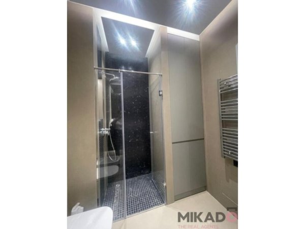 Tirane, jepet me qera apartament 1+1, Kati 4, 85 m2 850 € 