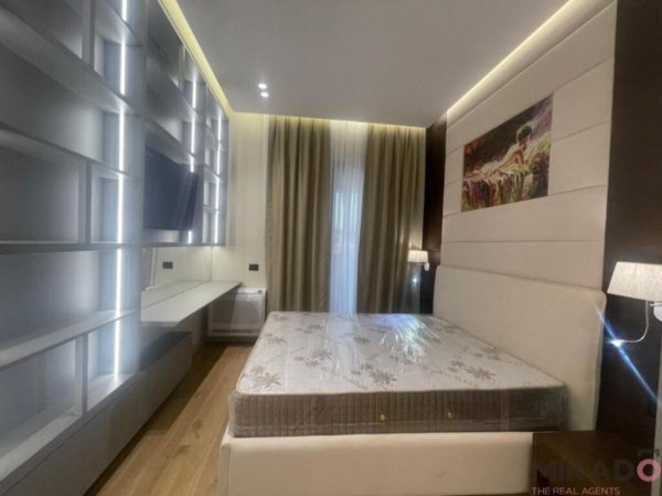 Tirane, jepet me qera apartament 1+1, Kati 4, 85 m2 850 € 