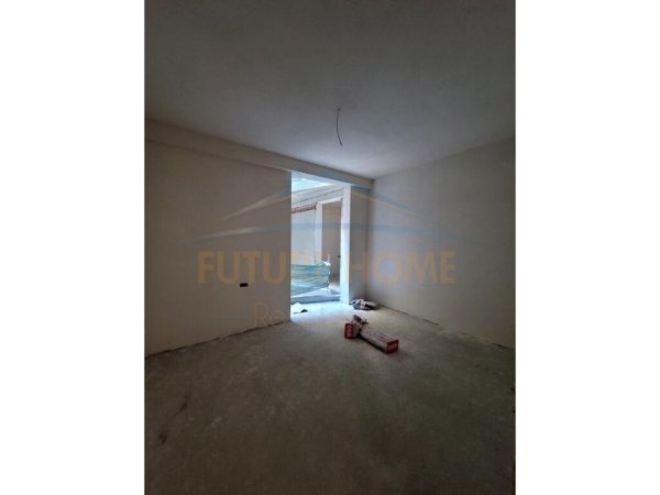 Tirane, shitet apartament 2+1, Kati 3, 116 m2 215,000 € (MINE PEZA)