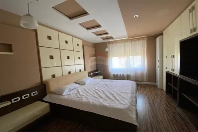 Tirane, jepet me qera 2+1, Kati 6, 114 m2 1,000 € (Brigada VIII)