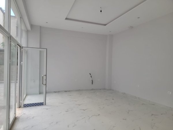 Tirane, jepet me qera dyqan, kati 0, 80 m2, 1,200 € (Ish Fusha e Aviacionit Rruga Artan Lenja)