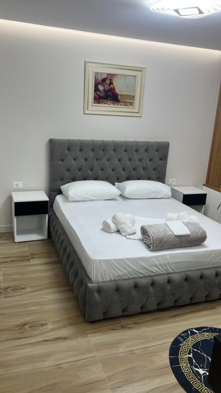 Tirane, jepet me qera 1+1, Kati 5, 60 m2 700 € 