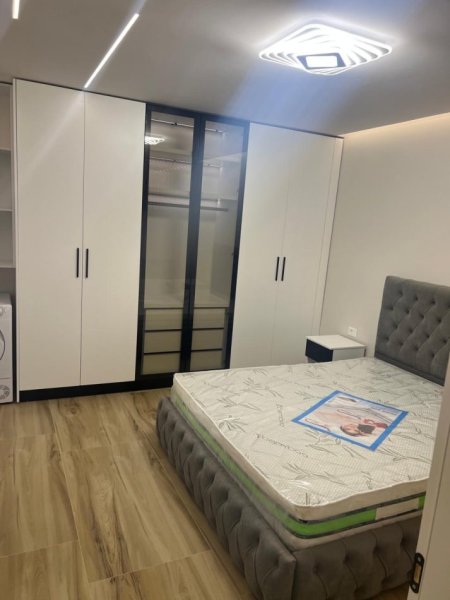 Tirane, jepet me qera 1+1, Kati 5, 60 m2 700 € 