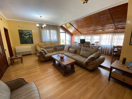 Tirane, shes apartament 2+1+Ballkon, Kati 9, 154 m2 380,000 € 