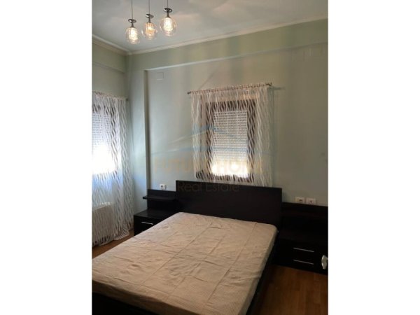 Tirane, jepet me qera apartament 2+1+Aneks+Ballkon, Kati 2, 95 m2 600 € 