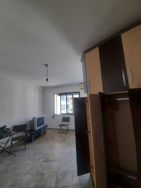 Tirane, shitet apartament 1+1, Kati 2, 50 m2 80,000 € (9 katshet)