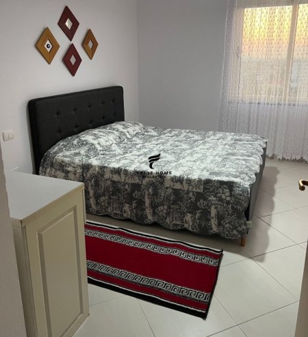 Tirane, jepet me qera apartament 1+1, Kati 8, 70 m2 450 € (YZBERISHT)