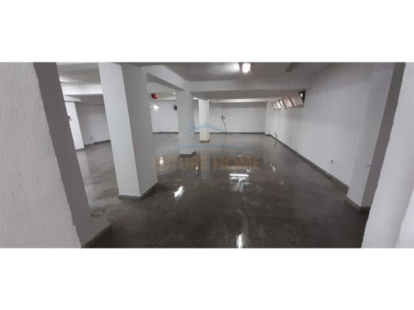 Tirane, jepet me qera ambjent biznesi , Kati -1, 200 m2 1,500 € (Rruga Mine Peza)