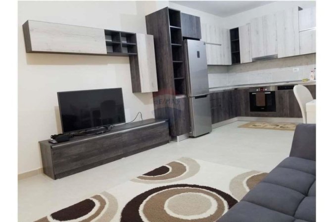 Tirane, jepet me qera apartament 2+1+Aneks+Ballkon, Kati 7, 110 m2 550 € (Rruga Aleksander Moisiu - Rrethinë - Kinostudio, Albania)