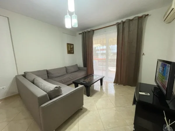 Tirane, jepet me qera apartament , Kati 2, 70 m2 500 € 