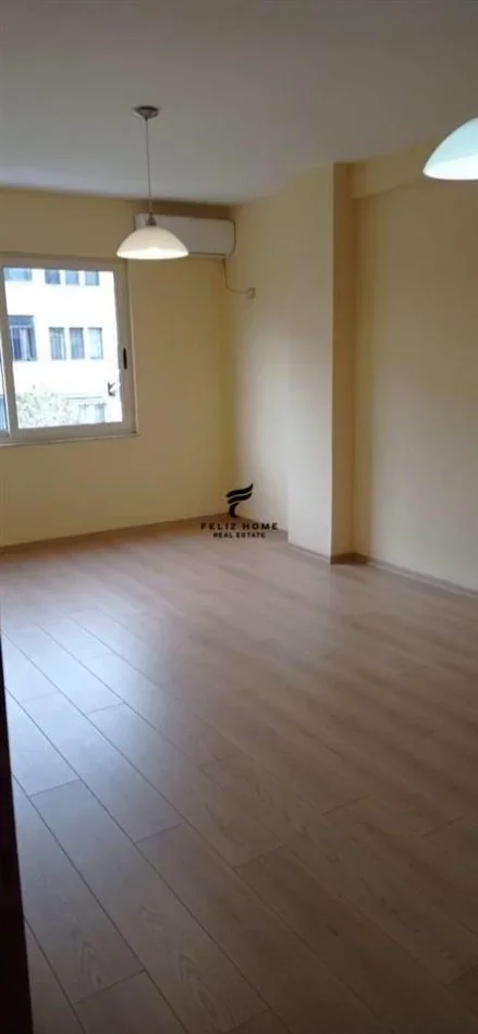 Tirane, jepet me qera zyre , Kati 5, 90 m2 600 € (LUDOVIK SHLLAKU)
