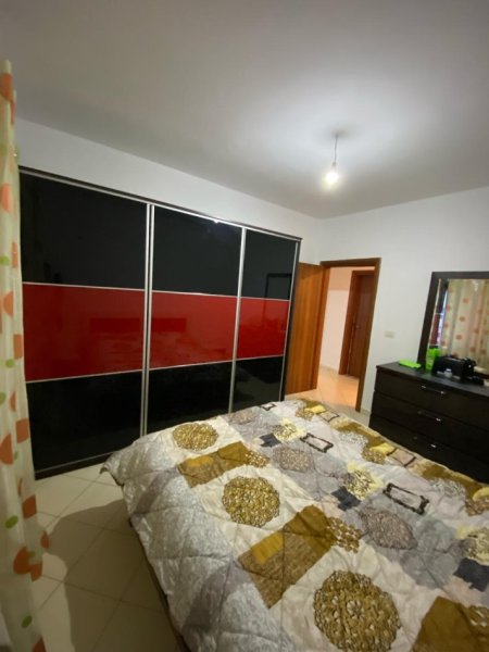 Tirane, jepet me qera apartament 3+1+Ballkon, Kati 7, 120 m2 450 € 