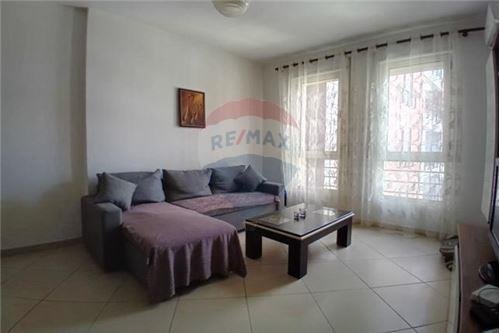 Tirane, jepet me qera apartament 2+1, Kati 3, 75 m2 470 € (don bosko)