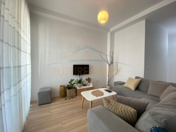 Tirane, jepet me qera apartament 2+1, Kati 5, 90 m2 550 € (Rruga Jordan Misja, Kompleksi Marga)