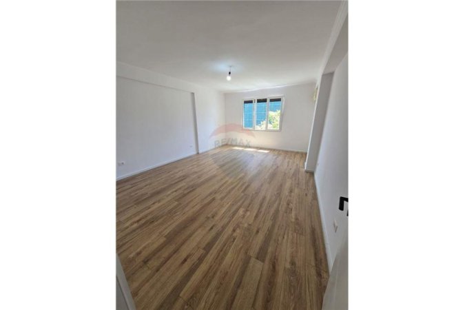 Tirane, shitet apartament 1+1+Aneks, Kati 4, 71 m2 120,000 € (Riza Cerova - Rruga e Dibrës - Shkolla e Kuqe)