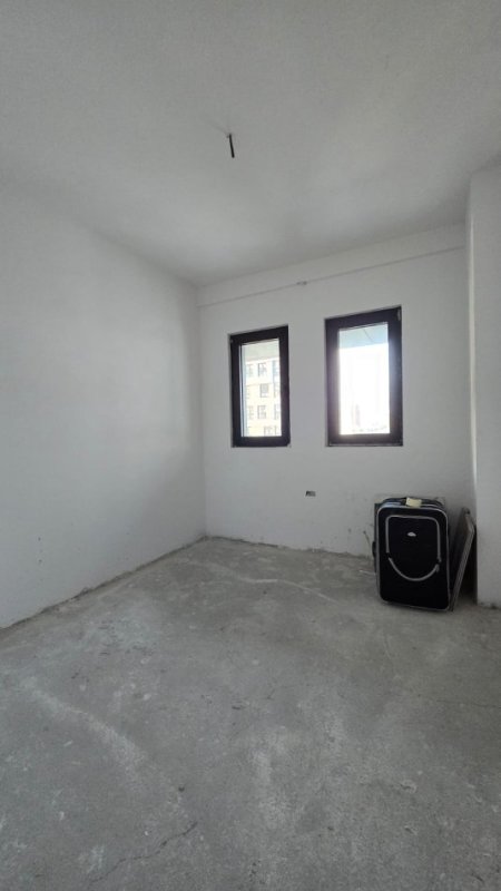 Tirane, shitet apartament 2+1, Kati 5, 120 m2 240,000 € (Rruga Kavajes)