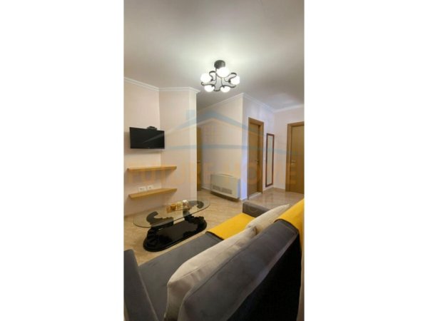 Tirane, jepet me qera apartament 1+1, Kati 8, 55 m2 550 € (Rruga Ndre Mjeda)