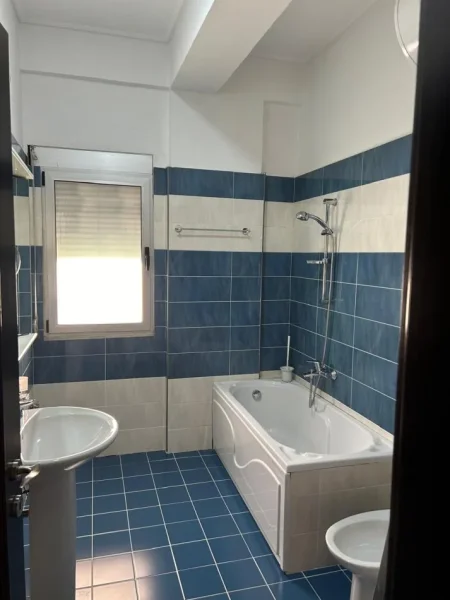 Tirane, jepet me qera 2+1+Aneks+Ballkon, Kati 2, 95 m2 600 €