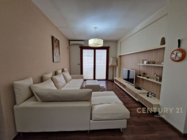 Tirane, shitet apartament 2+1, Kati 8, 88 m2 135,000 € (Unaza e Re Neom84359)