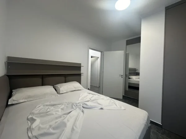 Lezhe Shengjin, Apartament 2+1 me qira, Kati 5, 79 m2 160,000 €