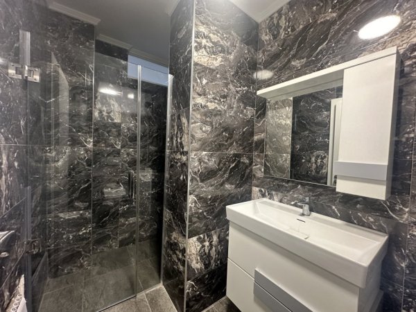 Lezhe Shengjin, Apartament 2+1 me qira, Kati 5, 79 m2 160,000 €