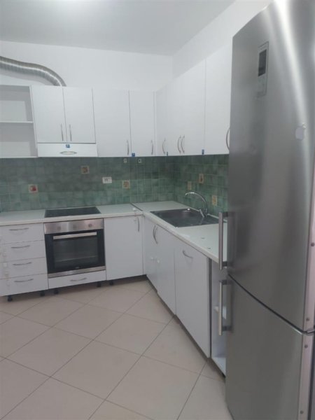 Tirane, jepet me qera apartament 2+1+Aneks+Ballkon, Kati 8, 101 m2 500 € (21 dhjetori)