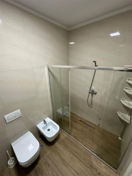 Tirane, jepet me qera apartament 2+1, , 121 m2 800 € (KOMPLEKSI DELIJORGJI)