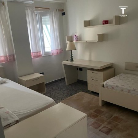 JEPET ME QERA, APARTAMENT 2+1, LIBRI UNVERSITAR, TIRANË