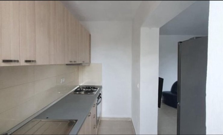 Tirane, shitet apartament 2+1+Ballkon, Kati 4, 110,000 €