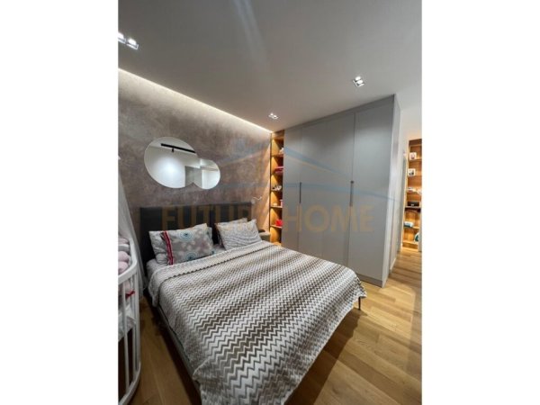 Tirane, jepet me qera 3+1+Aneks+Ballkon, Kati 10, 174 m2 750 € (unaza re)