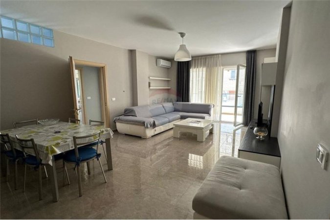 Tirane, shitet apartament 2+1+Ballkon, Kati 2, 91 m2 165,000 € (Ferit Xhajko)