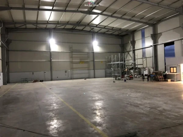 Tirane, jepet me qera magazine , , 800 m2 3,000 € (vore)