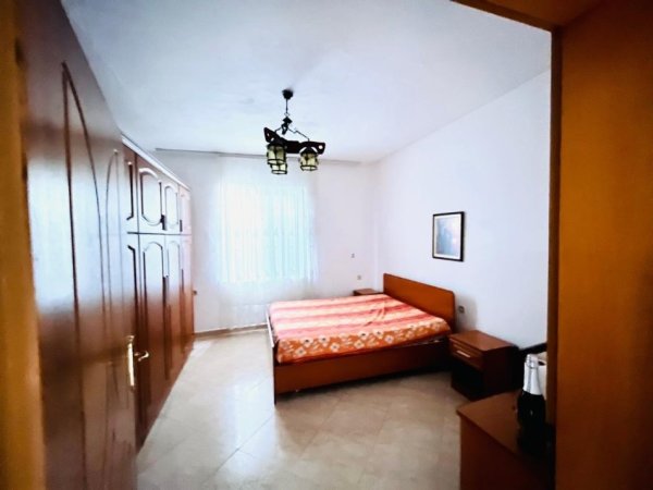 Tirane, jap me qera apartament 2+1, Kati 1, 90 m2 280 € (Rexhep Pinari)