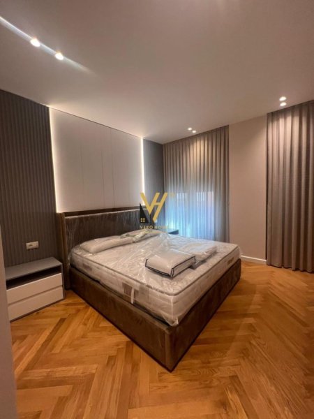 Tirane, jepet me qera apartament 3+1+Ballkon, Kati 5, 155 m2 2,500 € (RRUGA E KOSOVAREVE)