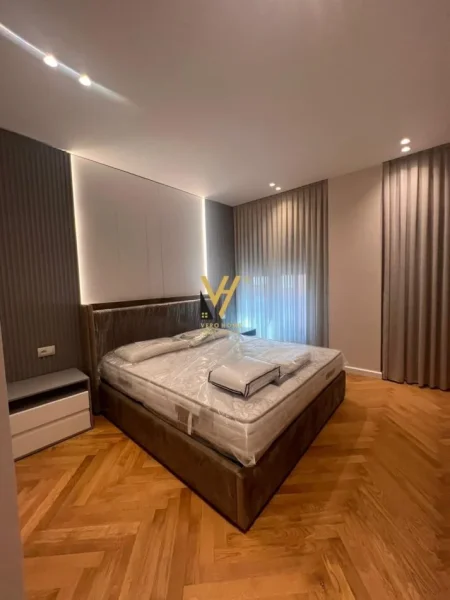 Tirane, jepet me qera apartament 3+1+Ballkon, Kati 5, 155 m2 2,500 € (RRUGA E KOSOVAREVE)