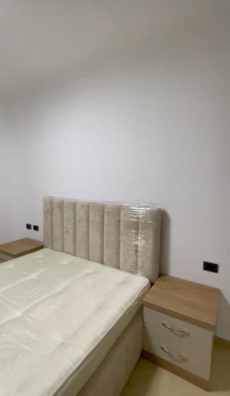 Tirane, jepet me qera apartament 2+1, Kati 5, 120 m2 750 € (Xhamllik)